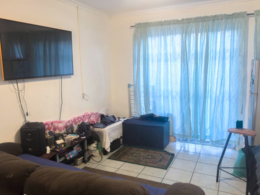 2 Bedroom Property for Sale in Oakglen Western Cape